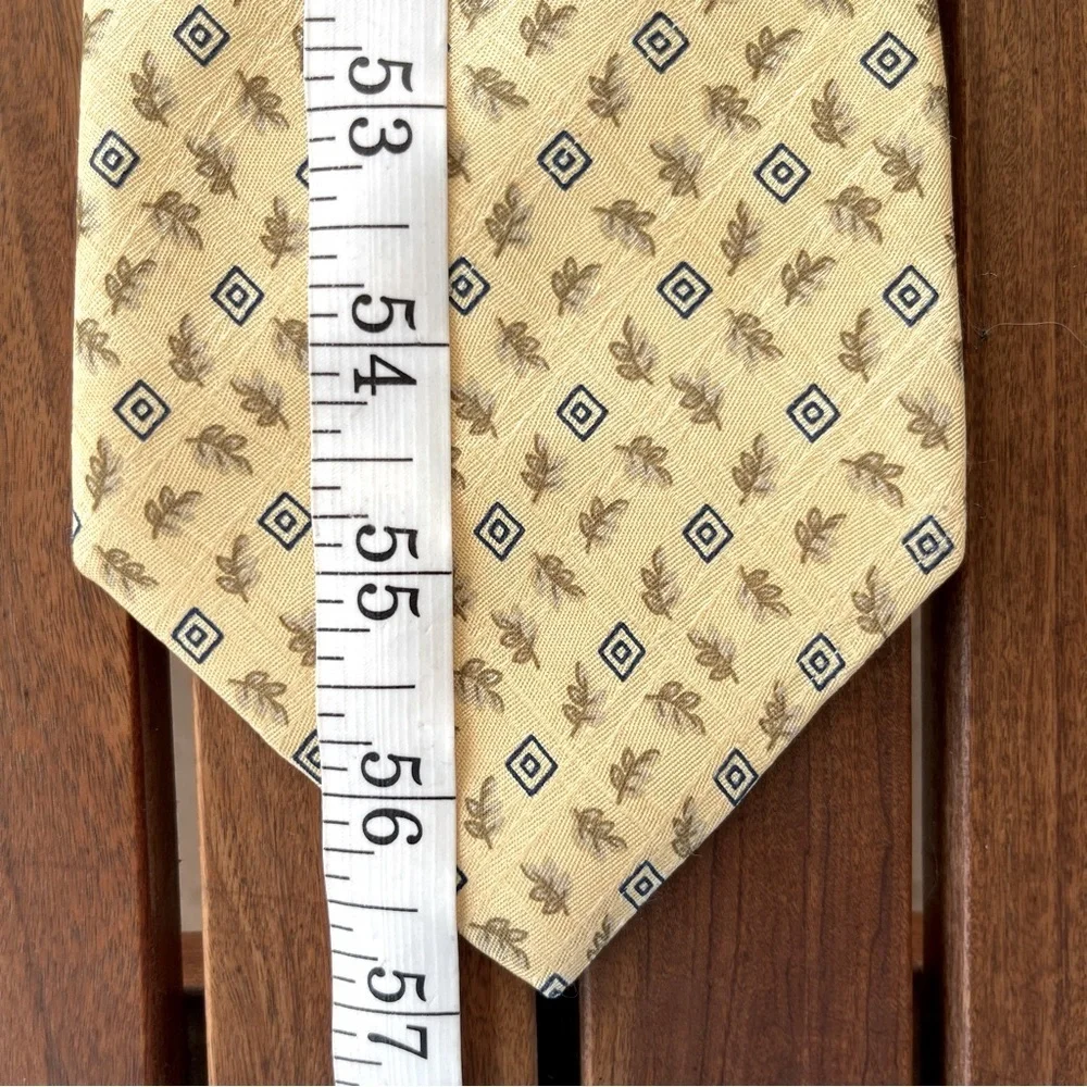 RALPH LAUREN CHAPS ~ 90s Vintage Yellow Silk Power Tie ~ Fall Leaves ~ 4” Width